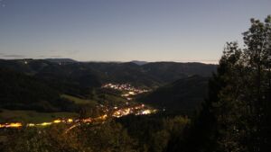 Dieses Bild zeigt eine Webcam-Aufnahme vom Achertal, aufgenommen am Dienstag, den 27.10.2026 um 05:50 Uhr. Die Temperatur betrug 9.6°C.