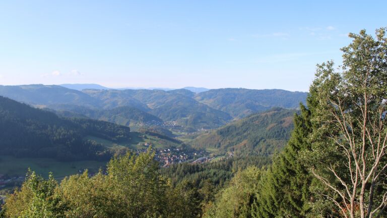 Dieses Bild zeigt eine Webcam-Aufnahme vom Achertal, aufgenommen am Montag, den 05.10.2026 um 10:20 Uhr. Die Temperatur betrug 19.6°C.