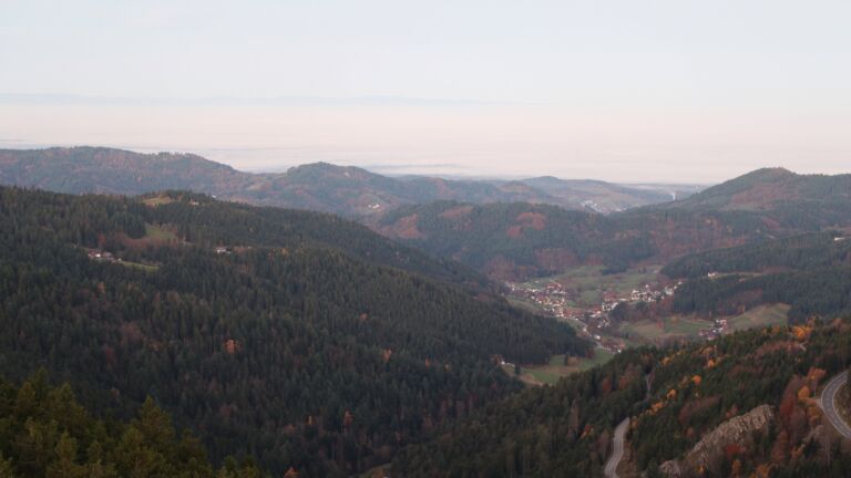 Dieses Bild zeigt eine Webcam-Aufnahme vom Achertal, aufgenommen am Donnerstag, den 06.11.2025 um 07:00 Uhr. Die Temperatur betrug 9.2°C.