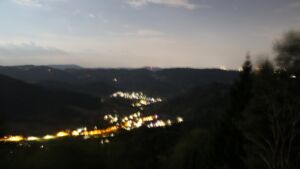 Dieses Bild zeigt eine Webcam-Aufnahme vom Achertal, aufgenommen am Montag, den 24.08.2026 um 22:30 Uhr. Die Temperatur betrug 17.6°C.