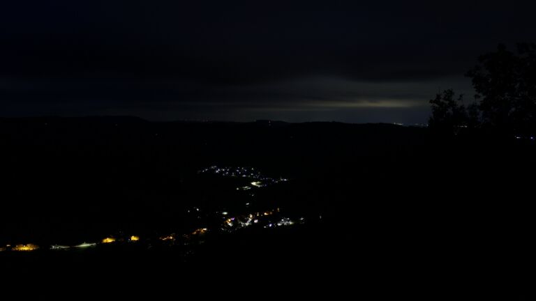 Dieses Bild zeigt eine Webcam-Aufnahme vom Achertal, aufgenommen am Mittwoch, den 19.08.2026 um 05:20 Uhr. Die Temperatur betrug 16.2°C.