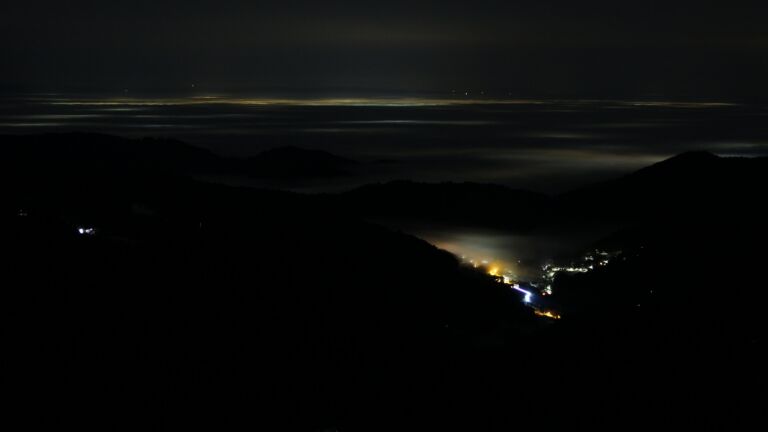 Dieses Bild zeigt eine Webcam-Aufnahme vom Achertal, aufgenommen am Mittwoch, den 21.01.2026 um 00:50 Uhr. Die Temperatur betrug 6.4°C.