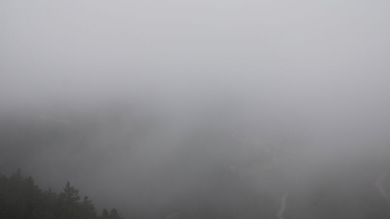 Dieses Bild zeigt eine Webcam-Aufnahme vom Achertal, aufgenommen am Samstag, den 06.12.2025 um 12:50 Uhr. Die Temperatur betrug 3.2°C.