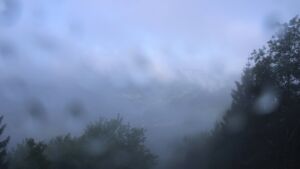 Dieses Bild zeigt eine Webcam-Aufnahme vom Achertal, aufgenommen am Dienstag, den 12.05.2026 um 08:20 Uhr. Die Temperatur betrug 0.7°C.