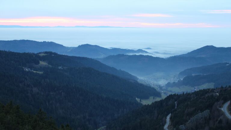 Dieses Bild zeigt eine Webcam-Aufnahme vom Achertal, aufgenommen am Dienstag, den 16.12.2025 um 16:40 Uhr. Die Temperatur betrug 6.2°C.