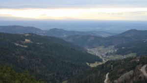 Dieses Bild zeigt eine Webcam-Aufnahme vom Achertal, aufgenommen am Samstag, den 28.02.2026 um 17:20 Uhr. Die Temperatur betrug 4.4°C.