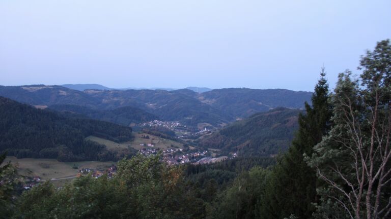 Dieses Bild zeigt eine Webcam-Aufnahme vom Achertal, aufgenommen am Donnerstag, den 27.08.2026 um 06:20 Uhr. Die Temperatur betrug 23.1°C.