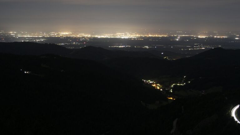 Dieses Bild zeigt eine Webcam-Aufnahme vom Achertal, aufgenommen am Samstag, den 13.09.2025 um 04:30 Uhr. Die Temperatur betrug 10.1°C.