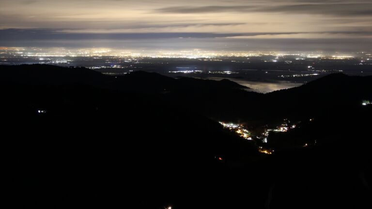 Dieses Bild zeigt eine Webcam-Aufnahme vom Achertal, aufgenommen am Sonntag, den 30.11.2025 um 06:20 Uhr. Die Temperatur betrug 5.1°C.