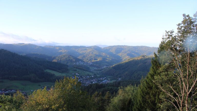 Dieses Bild zeigt eine Webcam-Aufnahme vom Achertal, aufgenommen am Donnerstag, den 22.10.2026 um 09:10 Uhr. Die Temperatur betrug 5.4°C.