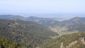 Dieses Bild zeigt eine Webcam-Aufnahme vom Achertal, aufgenommen am Freitag, den 17.04.2026 um 09:20 Uhr. Die Temperatur betrug 12°C.