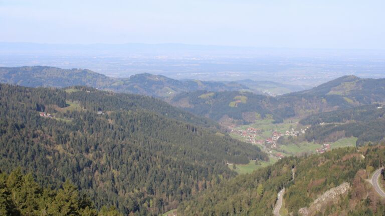 Dieses Bild zeigt eine Webcam-Aufnahme vom Achertal, aufgenommen am Freitag, den 17.04.2026 um 09:20 Uhr. Die Temperatur betrug 12°C.