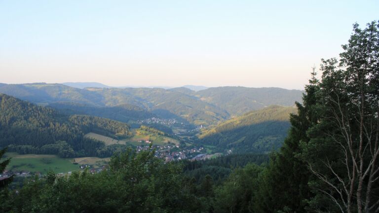 Dieses Bild zeigt eine Webcam-Aufnahme vom Achertal, aufgenommen am Montag, den 22.06.2026 um 06:30 Uhr. Die Temperatur betrug 25.2°C.