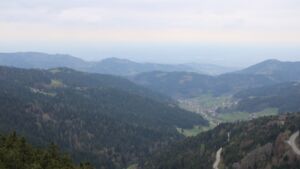 Dieses Bild zeigt eine Webcam-Aufnahme vom Achertal, aufgenommen am Mittwoch, den 15.04.2026 um 16:30 Uhr. Die Temperatur betrug 9.2°C.