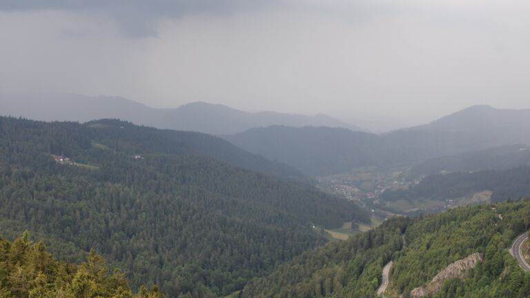 Dieses Bild zeigt eine Webcam-Aufnahme vom Achertal, aufgenommen am Mittwoch, den 21.05.2025 um 19:50 Uhr. Die Temperatur betrug 11.8°C.