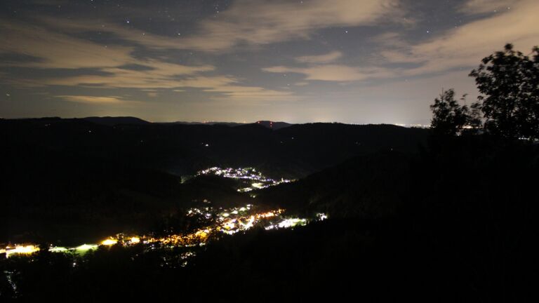 Dieses Bild zeigt eine Webcam-Aufnahme vom Achertal, aufgenommen am Dienstag, den 15.09.2026 um 22:30 Uhr. Die Temperatur betrug 22.3°C.
