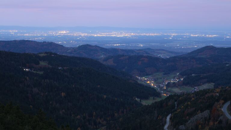Dieses Bild zeigt eine Webcam-Aufnahme vom Achertal, aufgenommen am Samstag, den 01.11.2025 um 06:40 Uhr. Die Temperatur betrug 11.8°C.