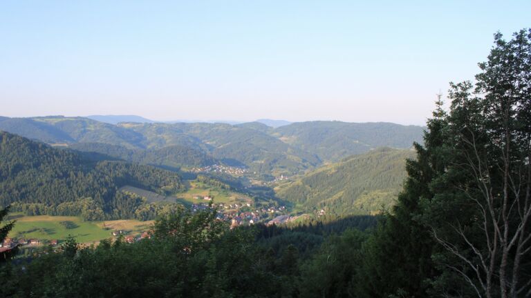 Dieses Bild zeigt eine Webcam-Aufnahme vom Achertal, aufgenommen am Montag, den 22.06.2026 um 07:00 Uhr. Die Temperatur betrug 25.4°C.