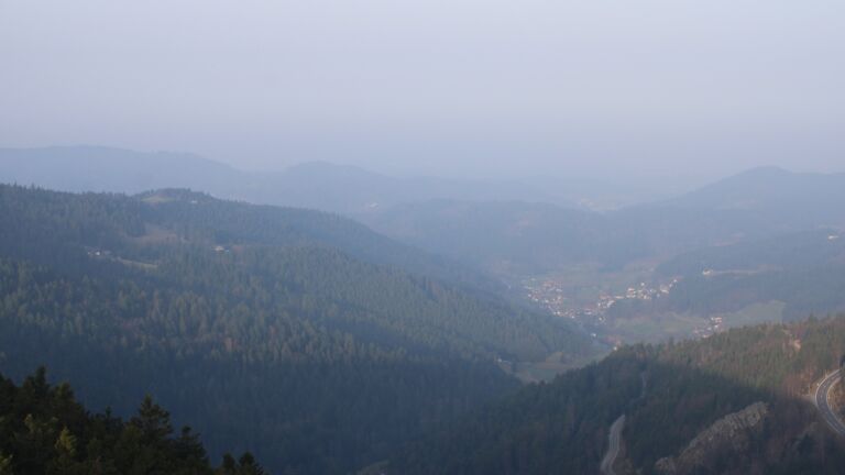 Dieses Bild zeigt eine Webcam-Aufnahme vom Achertal, aufgenommen am Montag, den 09.03.2026 um 08:10 Uhr. Die Temperatur betrug 7.9°C.