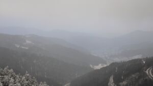 Dieses Bild zeigt eine Webcam-Aufnahme vom Achertal, aufgenommen am Mittwoch, den 24.12.2025 um 15:20 Uhr. Die Temperatur betrug -5.9°C.