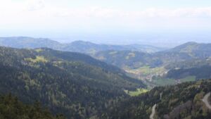 Dieses Bild zeigt eine Webcam-Aufnahme vom Achertal, aufgenommen am Montag, den 20.04.2026 um 14:20 Uhr. Die Temperatur betrug 7.1°C.