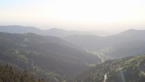 Dieses Bild zeigt eine Webcam-Aufnahme vom Achertal, aufgenommen am Donnerstag, den 30.04.2026 um 19:30 Uhr. Die Temperatur betrug 9.9°C.