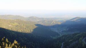 Dieses Bild zeigt eine Webcam-Aufnahme vom Achertal, aufgenommen am Samstag, den 25.04.2026 um 07:10 Uhr. Die Temperatur betrug 13.8°C.