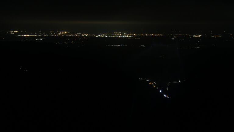 Dieses Bild zeigt eine Webcam-Aufnahme vom Achertal, aufgenommen am Mittwoch, den 28.05.2025 um 04:10 Uhr. Die Temperatur betrug 9.1°C.