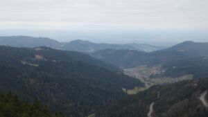 Dieses Bild zeigt eine Webcam-Aufnahme vom Achertal, aufgenommen am Mittwoch, den 10.12.2025 um 16:00 Uhr. Die Temperatur betrug 6.1°C.