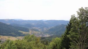 Dieses Bild zeigt eine Webcam-Aufnahme vom Achertal, aufgenommen am Samstag, den 15.08.2026 um 15:40 Uhr. Die Temperatur betrug 29.4°C.