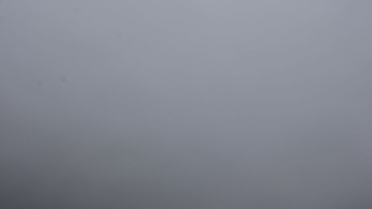 Dieses Bild zeigt eine Webcam-Aufnahme vom Achertal, aufgenommen am Freitag, den 28.11.2025 um 12:30 Uhr. Die Temperatur betrug 3.1°C.