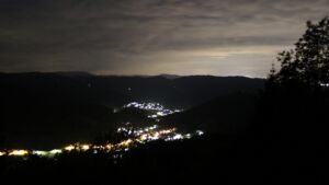 Dieses Bild zeigt eine Webcam-Aufnahme vom Achertal, aufgenommen am Samstag, den 16.05.2026 um 00:00 Uhr. Die Temperatur betrug 4.4°C.