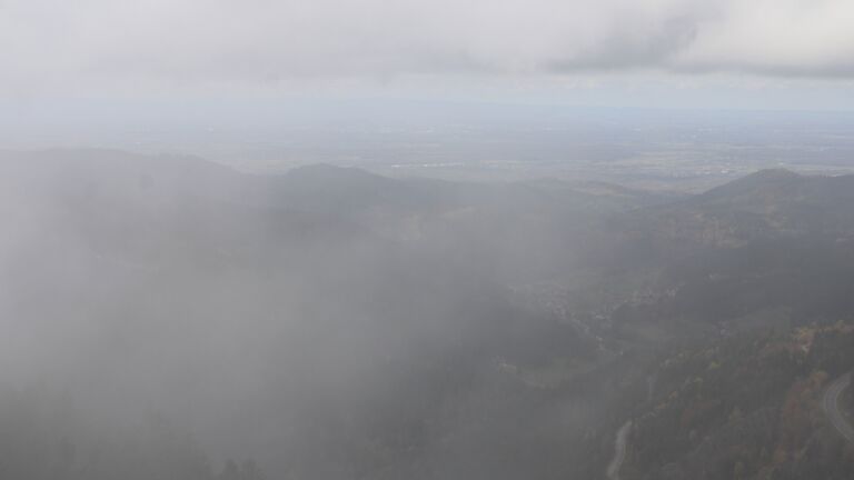 Dieses Bild zeigt eine Webcam-Aufnahme vom Achertal, aufgenommen am Donnerstag, den 30.10.2025 um 12:20 Uhr. Die Temperatur betrug 5.4°C.