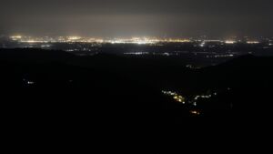 Dieses Bild zeigt eine Webcam-Aufnahme vom Achertal, aufgenommen am Samstag, den 05.07.2025 um 02:50 Uhr. Die Temperatur betrug 16.9°C.