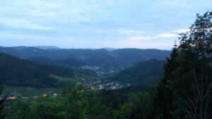 Dieses Bild zeigt eine Webcam-Aufnahme vom Achertal, aufgenommen am Mittwoch, den 20.05.2026 um 21:40 Uhr. Die Temperatur betrug 12.4°C.