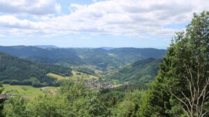 Dieses Bild zeigt eine Webcam-Aufnahme vom Achertal, aufgenommen am Sonntag, den 14.06.2026 um 12:40 Uhr. Die Temperatur betrug 18.2°C.