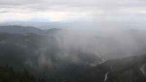 Dieses Bild zeigt eine Webcam-Aufnahme vom Achertal, aufgenommen am Montag, den 15.09.2025 um 13:50 Uhr. Die Temperatur betrug 13.4°C.