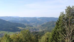 Dieses Bild zeigt eine Webcam-Aufnahme vom Achertal, aufgenommen am Montag, den 28.09.2026 um 11:20 Uhr. Die Temperatur betrug 27.4°C.