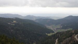 Dieses Bild zeigt eine Webcam-Aufnahme vom Achertal, aufgenommen am Dienstag, den 17.03.2026 um 15:30 Uhr. Die Temperatur betrug 5.4°C.