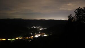 Dieses Bild zeigt eine Webcam-Aufnahme vom Achertal, aufgenommen am Sonntag, den 20.09.2026 um 02:30 Uhr. Die Temperatur betrug 15.9°C.