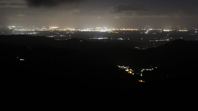 Dieses Bild zeigt eine Webcam-Aufnahme vom Achertal, aufgenommen am Dienstag, den 16.09.2025 um 01:30 Uhr. Die Temperatur betrug 9.7°C.