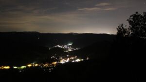 Dieses Bild zeigt eine Webcam-Aufnahme vom Achertal, aufgenommen am Sonntag, den 20.09.2026 um 00:30 Uhr. Die Temperatur betrug 16.6°C.