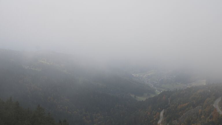 Dieses Bild zeigt eine Webcam-Aufnahme vom Achertal, aufgenommen am Montag, den 13.10.2025 um 15:30 Uhr. Die Temperatur betrug 6.9°C.