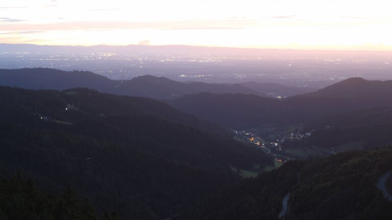 Dieses Bild zeigt eine Webcam-Aufnahme vom Achertal, aufgenommen am Mittwoch, den 03.09.2025 um 20:40 Uhr. Die Temperatur betrug 17.1°C.