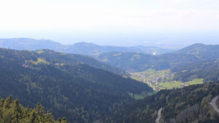 Dieses Bild zeigt eine Webcam-Aufnahme vom Achertal, aufgenommen am Montag, den 20.04.2026 um 16:00 Uhr. Die Temperatur betrug 7.9°C.