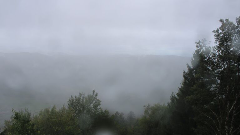 Dieses Bild zeigt eine Webcam-Aufnahme vom Achertal, aufgenommen am Samstag, den 10.10.2026 um 11:10 Uhr. Die Temperatur betrug 7.9°C.