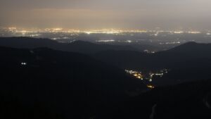 Dieses Bild zeigt eine Webcam-Aufnahme vom Achertal, aufgenommen am Samstag, den 28.02.2026 um 04:30 Uhr. Die Temperatur betrug 7.2°C.