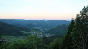 Dieses Bild zeigt eine Webcam-Aufnahme vom Achertal, aufgenommen am Samstag, den 23.05.2026 um 05:50 Uhr. Die Temperatur betrug 18.6°C.