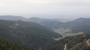 Dieses Bild zeigt eine Webcam-Aufnahme vom Achertal, aufgenommen am Samstag, den 15.11.2025 um 13:30 Uhr. Die Temperatur betrug 10.9°C.