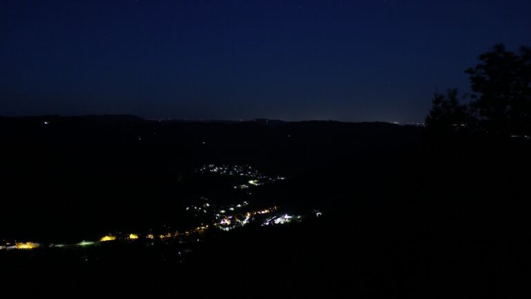 Dieses Bild zeigt eine Webcam-Aufnahme vom Achertal, aufgenommen am Mittwoch, den 23.09.2026 um 06:10 Uhr. Die Temperatur betrug 10.8°C.